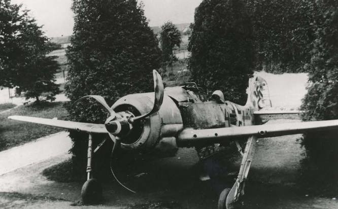 Zobrazit obrázek: Holické povstání 1945 - letadlo