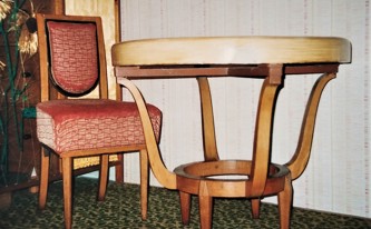 Dochované kusy nábytku z původního vybavení Zemánkovy vily od architekta Otakara Novotného 1