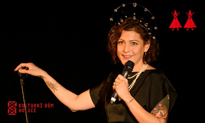 Adéla Elbel: Trojjediná