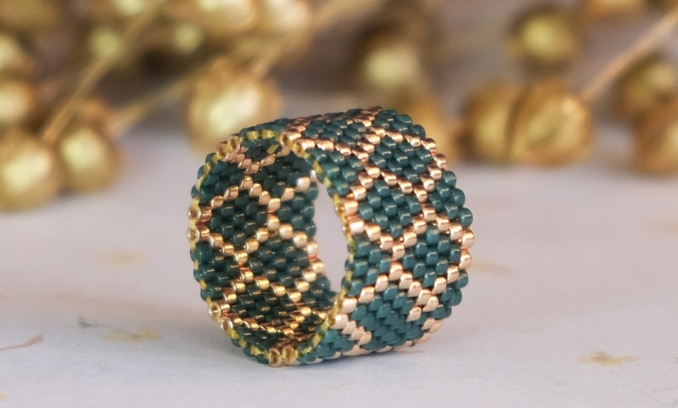 Prstýnek z korálků