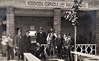 Výstava za Sokolovnou, na kterou navazovalo hřiště