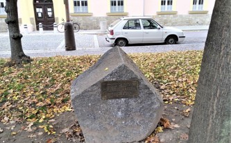 V roce 2020 obnovený původní pamětní kámen upomínající na projev prezidenta T. G. Masaryka 2